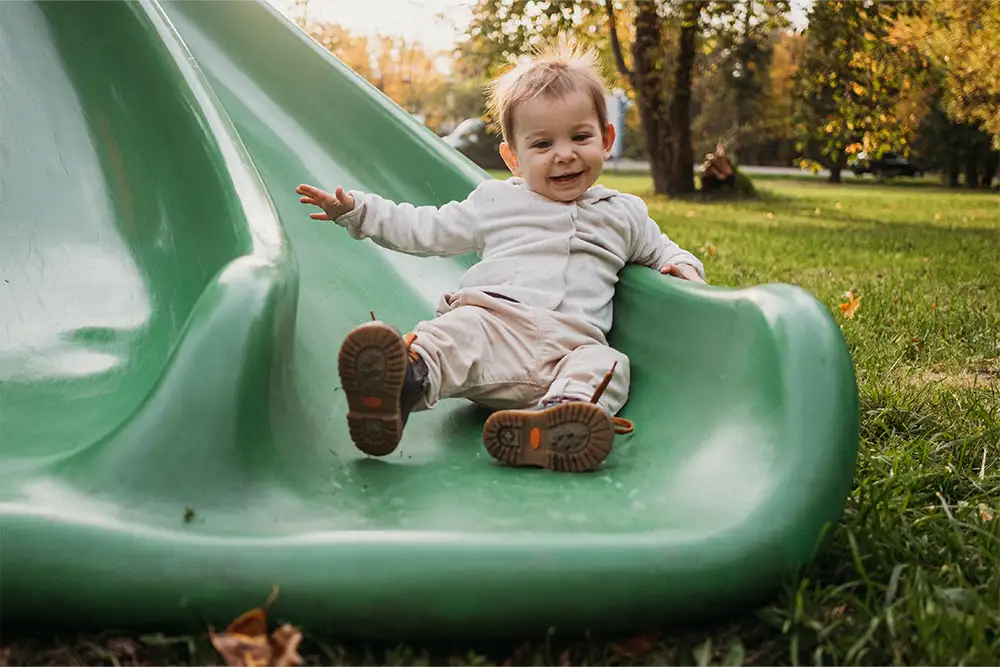 Kita München Jobangebot Monaco-Kids Montesori Bewegungsförderung